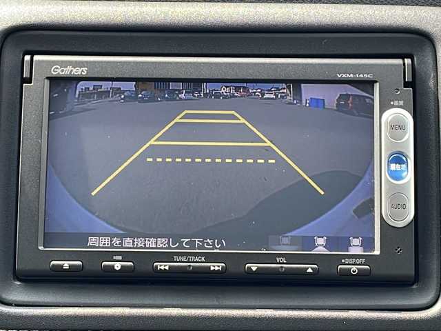 ホンダ ヴェゼル ハイブリッド X 三重県 2014(平26)年 4.9万km ホワイトオーキッドパール 純正ナビ/バックカメラ/パドルシフト/スペアキー/オートライト/革巻きステアリング/クルーズコントロール/電子パーキング/ビルトインETC/横滑り防止/電動格納ミラー/禁煙車