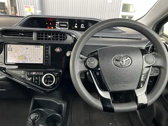 トヨタ アクア S スタイルブラック 愛知県 2021(令3)年 4.3万km ダークブルーマイカ トヨタセーフティセンス/　・衝突被害軽減ブレーキ/　・レーンキープアシスト/　・クリアランスソナー/純正ＳＤナビ/　（ＢＴ／フルセグＴＶ／ＣＤ／ＤＶＤ）/パノラミックビューモニター/ビルトインＥＴＣ/前後コーナーセンサー/スマートキー/純正ＬＥＤライト/オートマチックハイビーム/オートライト