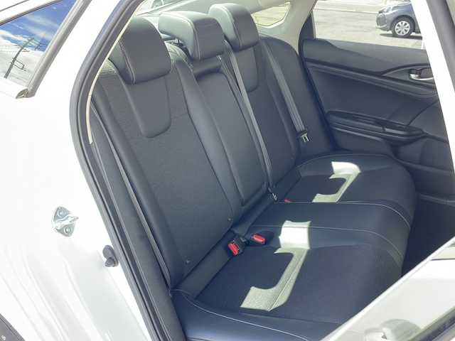 ホンダ インサイト EX 山形県 2018(平30)年 6.4万km プラチナホワイトパール 禁煙車/Honda SENSING/・衝突軽減ブレーキ（ＣＭＢＳ）/・路外逸脱抑制機能/・先行車発進お知らせ機能/・アダプティブクルーズコントロール（ＡＣＣ）/・車線維持支援システム（ＬＫＡＳ）/・標識認識機能/・誤発進抑制機能 /・近距離衝突軽減ブレーキ/ハーフレザーシート/パドルシフト/パーキングセンサー/純正ナビ(CD.DVD.BT.SD.USB)/バック.フロントカメラ/フルセグ/ETC2.0/電動パーキングブレーキ/オートホールド/LEDヘッドライト/プッシュスタート/スマートキーｘ２