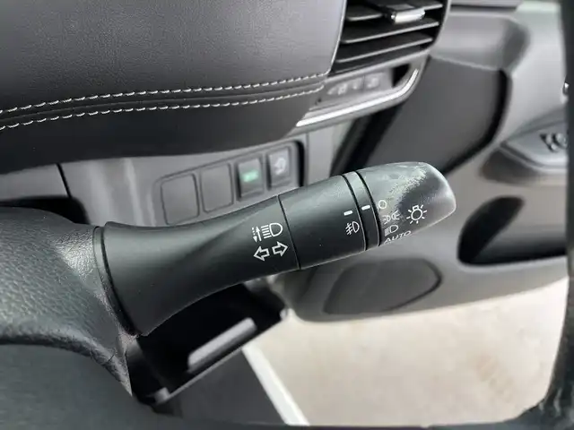 日産 セレナ ハイウェイスター Vセレクション 鹿児島県 2018(平30)年 4.3万km ブリリアントホワイトパール 純正ナビ/（CD/DVD/BT/フルセグTV）/純正フリップダウンモニター/アラウンドビューモニター/両側パワースライドドア/エマージェンシーブレーキ/クルーズコントロール/電動パーキングブレーキ/オートホールド/オートライト/LEDヘッドライト/スマートキー/プッシュスタート/取説、保証書