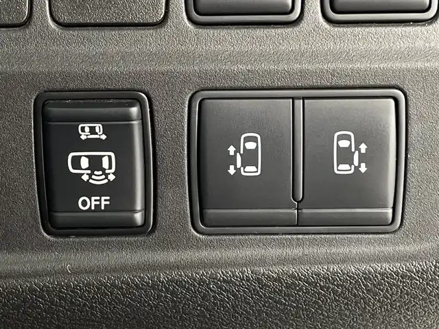 日産 セレナ ハイウェイスター Vセレクション 鹿児島県 2018(平30)年 4.3万km ブリリアントホワイトパール 純正ナビ/（CD/DVD/BT/フルセグTV）/純正フリップダウンモニター/アラウンドビューモニター/両側パワースライドドア/エマージェンシーブレーキ/クルーズコントロール/電動パーキングブレーキ/オートホールド/オートライト/LEDヘッドライト/スマートキー/プッシュスタート/取説、保証書
