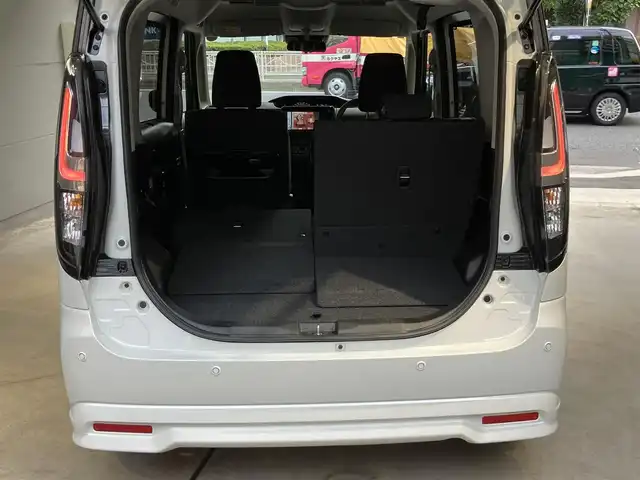スズキ ソリオ バンディット HV MV 東京都 2025(令7)年 0.4万km ピュアホワイトパール/ガンメタリック2トーン 4WD/ワンオーナー/2トーンルーフ仕様/セーフティサポート/・デュアルセンサーサポート2/・誤発進抑制機能/・後方誤発進抑制機能/・パーキングセンサー/・低速時ブレーキサポート（前進・後退）/・車線逸脱抑制機能/・車線逸脱警告機能/・ふらつき警告機能/・標識認識機能/・ハイビームアシスト/・ブラインドスポットモニター/・アクティブクルーズコントロール/両側パワースライドドア/純正9インチナビ/・地デジ/DVD/CD/USBソケット/全方位カメラ/AppleCarPlay Android auto/プッシュスタート/ヘッドアップディスプレイ/シートヒーター /保証書・取扱説明書・スペアキー