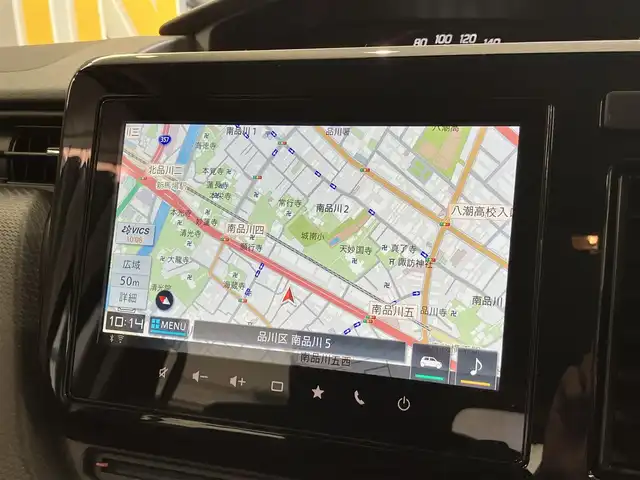 スズキ ソリオ バンディット HV MV 東京都 2025(令7)年 0.4万km ピュアホワイトパール/ガンメタリック2トーン 4WD/ワンオーナー/2トーンルーフ仕様/セーフティサポート/・デュアルセンサーサポート2/・誤発進抑制機能/・後方誤発進抑制機能/・パーキングセンサー/・低速時ブレーキサポート（前進・後退）/・車線逸脱抑制機能/・車線逸脱警告機能/・ふらつき警告機能/・標識認識機能/・ハイビームアシスト/・ブラインドスポットモニター/・アクティブクルーズコントロール/両側パワースライドドア/純正9インチナビ/・地デジ/DVD/CD/USBソケット/全方位カメラ/AppleCarPlay Android auto/プッシュスタート/ヘッドアップディスプレイ/シートヒーター /保証書・取扱説明書・スペアキー