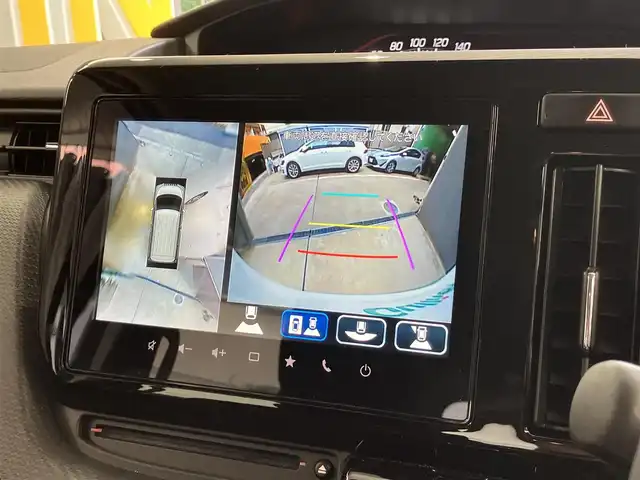 スズキ ソリオ バンディット HV MV 東京都 2025(令7)年 0.4万km ピュアホワイトパール/ガンメタリック2トーン 4WD/ワンオーナー/2トーンルーフ仕様/セーフティサポート/・デュアルセンサーサポート2/・誤発進抑制機能/・後方誤発進抑制機能/・パーキングセンサー/・低速時ブレーキサポート（前進・後退）/・車線逸脱抑制機能/・車線逸脱警告機能/・ふらつき警告機能/・標識認識機能/・ハイビームアシスト/・ブラインドスポットモニター/・アクティブクルーズコントロール/両側パワースライドドア/純正9インチナビ/・地デジ/DVD/CD/USBソケット/全方位カメラ/AppleCarPlay Android auto/プッシュスタート/ヘッドアップディスプレイ/シートヒーター /保証書・取扱説明書・スペアキー
