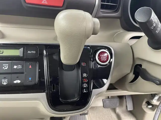 ホンダ Ｎ ＢＯＸ G Lパッケージ 群馬県 2012(平24)年 8.5万km ヒダマリアイボリーパール 純正ＣＤデッキ　オートエアコン　アイドリングストップ　ヘッドライトレベライザー　電格ミラー　ステアリングリモコン　片側パワスラ　Ｗエアバック　Ｐスタート　スマートキー　スペアキー　社外アルミ　禁煙車