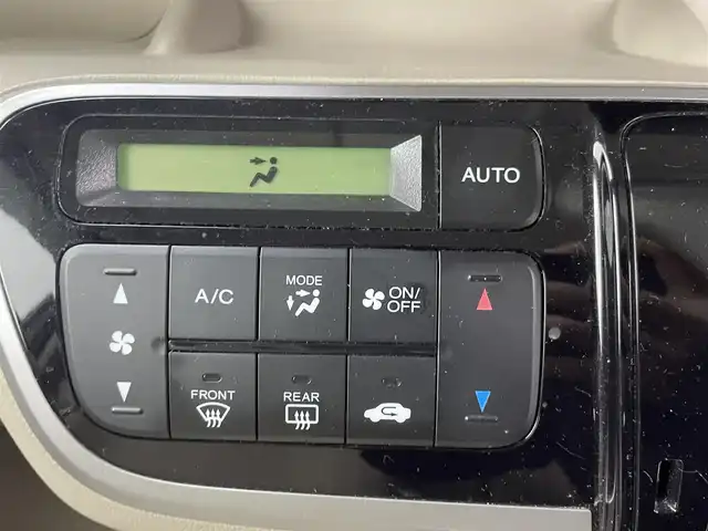 ホンダ Ｎ ＢＯＸ G Lパッケージ 群馬県 2012(平24)年 8.5万km ヒダマリアイボリーパール 純正ＣＤデッキ　オートエアコン　アイドリングストップ　ヘッドライトレベライザー　電格ミラー　ステアリングリモコン　片側パワスラ　Ｗエアバック　Ｐスタート　スマートキー　スペアキー　社外アルミ　禁煙車