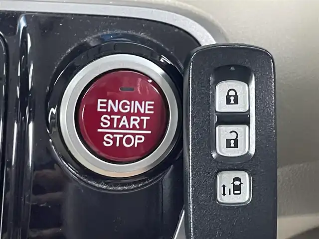 ホンダ Ｎ ＢＯＸ G Lパッケージ 群馬県 2012(平24)年 8.5万km ヒダマリアイボリーパール 純正ＣＤデッキ　オートエアコン　アイドリングストップ　ヘッドライトレベライザー　電格ミラー　ステアリングリモコン　片側パワスラ　Ｗエアバック　Ｐスタート　スマートキー　スペアキー　社外アルミ　禁煙車