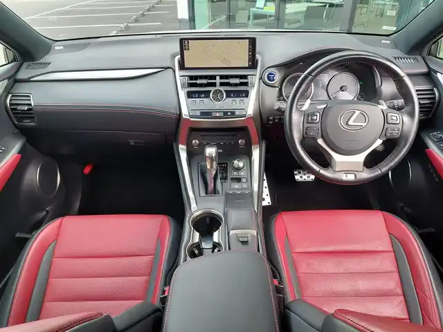 レクサス ＮＸ 300h Fスポーツ 東京都 2018(平30)年 4.3万km ホワイトノーヴァガラスフレーク マークレビンソン/サンルーフ/ルーフレール/レクサスセーフティ＋/プリクラッシュセーフティ/レーントレーシングアシスト/オートハイビーム/クリアランスソナー/レーダークルーズコントロール/純正SDナビ/パノラミックビューモニター/CD/DVD/BT/AM/FM/USB/赤×黒レザーシート/シートヒーター/ベンチレーション/AC100電源/ヘッドアップディスプレイ/ブラインドスポットモニター