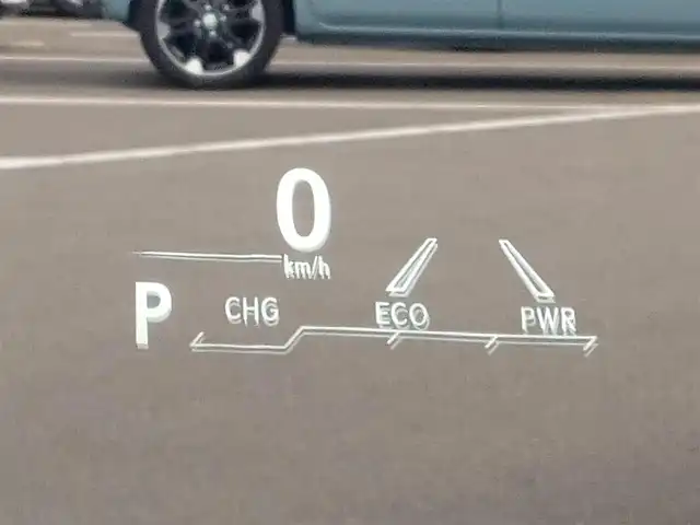 レクサス ＮＸ 300h Fスポーツ 東京都 2018(平30)年 4.3万km ホワイトノーヴァガラスフレーク マークレビンソン/サンルーフ/ルーフレール/レクサスセーフティ＋/プリクラッシュセーフティ/レーントレーシングアシスト/オートハイビーム/クリアランスソナー/レーダークルーズコントロール/純正SDナビ/パノラミックビューモニター/CD/DVD/BT/AM/FM/USB/赤×黒レザーシート/シートヒーター/ベンチレーション/AC100電源/ヘッドアップディスプレイ/ブラインドスポットモニター