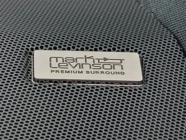 レクサス ＮＸ 300h Fスポーツ 東京都 2018(平30)年 4.3万km ホワイトノーヴァガラスフレーク マークレビンソン/サンルーフ/ルーフレール/レクサスセーフティ＋/プリクラッシュセーフティ/レーントレーシングアシスト/オートハイビーム/クリアランスソナー/レーダークルーズコントロール/純正SDナビ/パノラミックビューモニター/CD/DVD/BT/AM/FM/USB/赤×黒レザーシート/シートヒーター/ベンチレーション/AC100電源/ヘッドアップディスプレイ/ブラインドスポットモニター