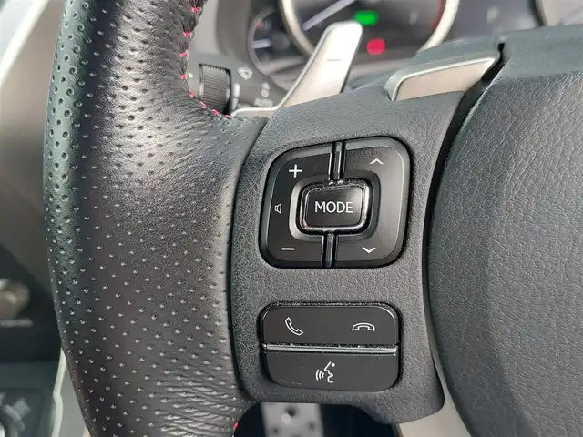 レクサス ＮＸ 300h Fスポーツ 東京都 2018(平30)年 4.3万km ホワイトノーヴァガラスフレーク マークレビンソン/サンルーフ/ルーフレール/レクサスセーフティ＋/プリクラッシュセーフティ/レーントレーシングアシスト/オートハイビーム/クリアランスソナー/レーダークルーズコントロール/純正SDナビ/パノラミックビューモニター/CD/DVD/BT/AM/FM/USB/赤×黒レザーシート/シートヒーター/ベンチレーション/AC100電源/ヘッドアップディスプレイ/ブラインドスポットモニター