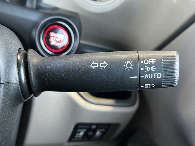 ホンダ Ｎ ＢＯＸ JOY 静岡県 2025(令7)年 1.2万km グレーⅡ 純正ナビ/・CD/DVD/・FM/AM/・フルセグTV/・Music Rack/・Apple Car Play/・Android Auto/・SD/・USB/・Bluetooth/ホンダセンシング/●衝突軽減ブレーキ（CMBS）/●先行車発進お知らせ機能/●歩行者事故低減ステアリング/●路外逸脱抑制機能/●標識認識機能/●渋滞追従機能付ACC/●車線維持支援システム（LKAS）/●誤発進抑制機能/●後方誤発進抑制機能/●近距離衝突軽減ブレーキ/●急アクセル抑制機能/●パーキングセンサーシステム/●オートハイビーム/主要装備/・ドライブレコーダー/・ＥＴＣ/・２トーンカラー/・運転席＋助手席シートヒーター/・両側パワスラ/・チェック柄撥水ファブリック/・サイドカーテンエアバッグ/・バックカメラ