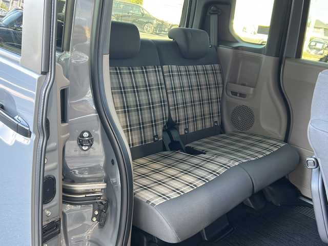 ホンダ Ｎ ＢＯＸ JOY 静岡県 2025(令7)年 1.2万km グレーⅡ 純正ナビ/・CD/DVD/・FM/AM/・フルセグTV/・Music Rack/・Apple Car Play/・Android Auto/・SD/・USB/・Bluetooth/ホンダセンシング/●衝突軽減ブレーキ（CMBS）/●先行車発進お知らせ機能/●歩行者事故低減ステアリング/●路外逸脱抑制機能/●標識認識機能/●渋滞追従機能付ACC/●車線維持支援システム（LKAS）/●誤発進抑制機能/●後方誤発進抑制機能/●近距離衝突軽減ブレーキ/●急アクセル抑制機能/●パーキングセンサーシステム/●オートハイビーム/主要装備/・ドライブレコーダー/・ＥＴＣ/・２トーンカラー/・運転席＋助手席シートヒーター/・両側パワスラ/・チェック柄撥水ファブリック/・サイドカーテンエアバッグ/・バックカメラ