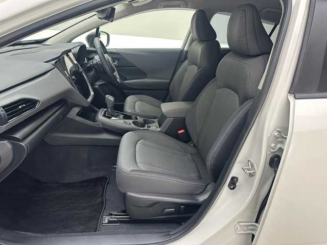 スバル クロストレック リミテッド 兵庫県 2023(令5)年 2.2万km クリスタルホワイトP 純正11.6インチナビ（FM・AM/BT/フルセグ/iPod/AUX）/バックカメラ/全方位カメラ/ETC/社外ドラレコ前後/デジタルインナーミラー/純正AW18インチ/純正フロアマット/追従式クルーズコントロール/パワーシート（D/N席）/シートヒーター（D/N席）/シートメモリー（D席）/ステアリングヒーター/プッシュスタート/スマートキー2本/パドルシフト/電動パーキング/チャイルドシート対応/オートライト/LEDヘッドランプ/フォグランプ/電動格納ミラー/ウインカーミラー/ドアバイザー/AVH