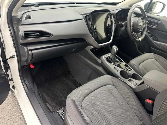 スバル クロストレック リミテッド 兵庫県 2023(令5)年 2.2万km クリスタルホワイトP 純正11.6インチナビ（FM・AM/BT/フルセグ/iPod/AUX）/バックカメラ/全方位カメラ/ETC/社外ドラレコ前後/デジタルインナーミラー/純正AW18インチ/純正フロアマット/追従式クルーズコントロール/パワーシート（D/N席）/シートヒーター（D/N席）/シートメモリー（D席）/ステアリングヒーター/プッシュスタート/スマートキー2本/パドルシフト/電動パーキング/チャイルドシート対応/オートライト/LEDヘッドランプ/フォグランプ/電動格納ミラー/ウインカーミラー/ドアバイザー/AVH