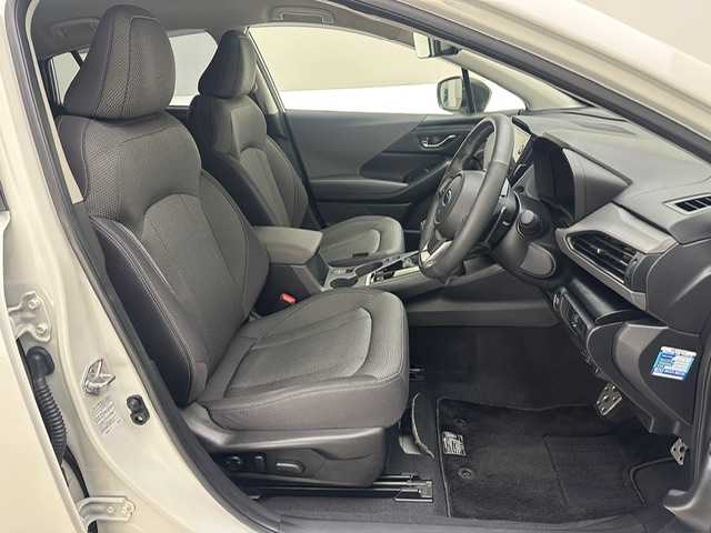 スバル クロストレック リミテッド 兵庫県 2023(令5)年 2.2万km クリスタルホワイトP 純正11.6インチナビ（FM・AM/BT/フルセグ/iPod/AUX）/バックカメラ/全方位カメラ/ETC/社外ドラレコ前後/デジタルインナーミラー/純正AW18インチ/純正フロアマット/追従式クルーズコントロール/パワーシート（D/N席）/シートヒーター（D/N席）/シートメモリー（D席）/ステアリングヒーター/プッシュスタート/スマートキー2本/パドルシフト/電動パーキング/チャイルドシート対応/オートライト/LEDヘッドランプ/フォグランプ/電動格納ミラー/ウインカーミラー/ドアバイザー/AVH