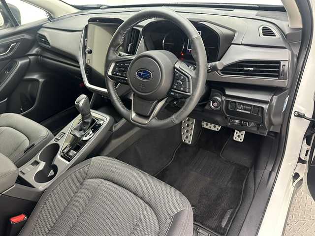 スバル クロストレック リミテッド 兵庫県 2023(令5)年 2.2万km クリスタルホワイトP 純正11.6インチナビ（FM・AM/BT/フルセグ/iPod/AUX）/バックカメラ/全方位カメラ/ETC/社外ドラレコ前後/デジタルインナーミラー/純正AW18インチ/純正フロアマット/追従式クルーズコントロール/パワーシート（D/N席）/シートヒーター（D/N席）/シートメモリー（D席）/ステアリングヒーター/プッシュスタート/スマートキー2本/パドルシフト/電動パーキング/チャイルドシート対応/オートライト/LEDヘッドランプ/フォグランプ/電動格納ミラー/ウインカーミラー/ドアバイザー/AVH