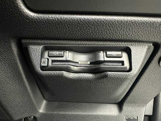 スバル クロストレック リミテッド 兵庫県 2023(令5)年 2.2万km クリスタルホワイトP 純正11.6インチナビ（FM・AM/BT/フルセグ/iPod/AUX）/バックカメラ/全方位カメラ/ETC/社外ドラレコ前後/デジタルインナーミラー/純正AW18インチ/純正フロアマット/追従式クルーズコントロール/パワーシート（D/N席）/シートヒーター（D/N席）/シートメモリー（D席）/ステアリングヒーター/プッシュスタート/スマートキー2本/パドルシフト/電動パーキング/チャイルドシート対応/オートライト/LEDヘッドランプ/フォグランプ/電動格納ミラー/ウインカーミラー/ドアバイザー/AVH