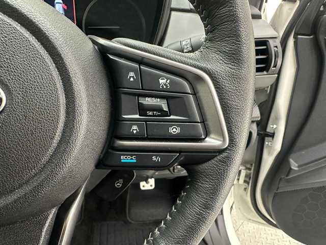 スバル クロストレック リミテッド 兵庫県 2023(令5)年 2.2万km クリスタルホワイトP 純正11.6インチナビ（FM・AM/BT/フルセグ/iPod/AUX）/バックカメラ/全方位カメラ/ETC/社外ドラレコ前後/デジタルインナーミラー/純正AW18インチ/純正フロアマット/追従式クルーズコントロール/パワーシート（D/N席）/シートヒーター（D/N席）/シートメモリー（D席）/ステアリングヒーター/プッシュスタート/スマートキー2本/パドルシフト/電動パーキング/チャイルドシート対応/オートライト/LEDヘッドランプ/フォグランプ/電動格納ミラー/ウインカーミラー/ドアバイザー/AVH