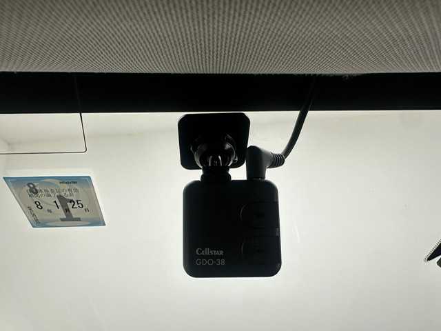 スバル クロストレック リミテッド 兵庫県 2023(令5)年 2.2万km クリスタルホワイトP 純正11.6インチナビ（FM・AM/BT/フルセグ/iPod/AUX）/バックカメラ/全方位カメラ/ETC/社外ドラレコ前後/デジタルインナーミラー/純正AW18インチ/純正フロアマット/追従式クルーズコントロール/パワーシート（D/N席）/シートヒーター（D/N席）/シートメモリー（D席）/ステアリングヒーター/プッシュスタート/スマートキー2本/パドルシフト/電動パーキング/チャイルドシート対応/オートライト/LEDヘッドランプ/フォグランプ/電動格納ミラー/ウインカーミラー/ドアバイザー/AVH