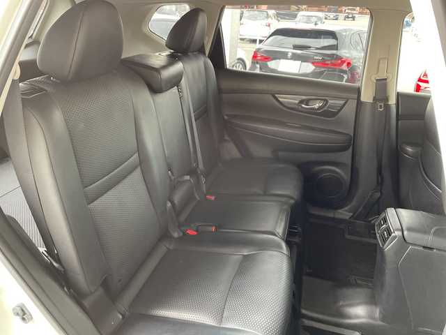 日産 エクストレイル 20Xi 岐阜県 2019(令1)年 11.3万km ブリリアントホワイトパール /純正SDナビ/(FM/AM/フルセグTV/CD/DVD/BT/SD/iPod/USB)/(インテリジェント　FCW)/(インテリジェント　DA)/(後側方車両検知警報)/(後退時車両検知警報)/(プロパイロット)/(インテリジェント　ライドコントロール)/(インテリジェント　トレースコントロール)/(ヒーター付きドアミラー)/(フロント＆バックソナー)/(オートブレーキホールド)/(ステアリングスイッチ)/(クルーズコントロール)/(ヒルスタートアシスト)/(SRSカーテンエアバッグ)/(インテリジェント　アラウンドビューモニター)/(デジタルインナーミラー)/(パワーバックドア)/(ステアリングスイッチ)/(17インチアルミホイール)/(ETC)