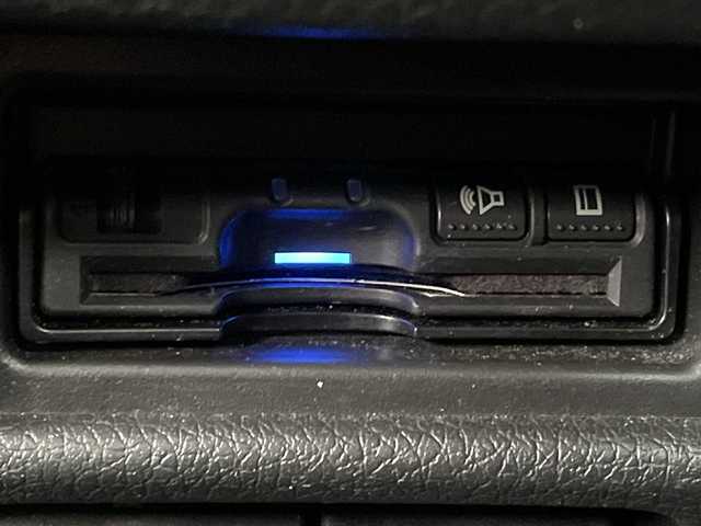 日産 エクストレイル 20Xi 岐阜県 2019(令1)年 11.3万km ブリリアントホワイトパール /純正SDナビ/(FM/AM/フルセグTV/CD/DVD/BT/SD/iPod/USB)/(インテリジェント　FCW)/(インテリジェント　DA)/(後側方車両検知警報)/(後退時車両検知警報)/(プロパイロット)/(インテリジェント　ライドコントロール)/(インテリジェント　トレースコントロール)/(ヒーター付きドアミラー)/(フロント＆バックソナー)/(オートブレーキホールド)/(ステアリングスイッチ)/(クルーズコントロール)/(ヒルスタートアシスト)/(SRSカーテンエアバッグ)/(インテリジェント　アラウンドビューモニター)/(デジタルインナーミラー)/(パワーバックドア)/(ステアリングスイッチ)/(17インチアルミホイール)/(ETC)