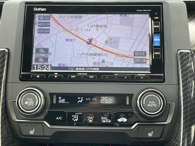 ホンダ シビック ハッチバック 青森県 2018(平30)年 4.6万km ホワイトオーキッドパール 純正SDナビ・フルセグTV/CD・DVD・Bluetooth・SD/バックカメラ/前席シートヒーター/パドルシフト/ホンダセンシング/衝突軽減ブレーキ/追従クルーズコントロール/レーンキープアシスト/オートハイビーム/サイドカーテンエアバック/ビルトインETC/前方ドライブレコーダー/社外テールスポイラー/LEDヘッドライト/LEDフォグライト/純正18インチアルミホイール/スマートキー