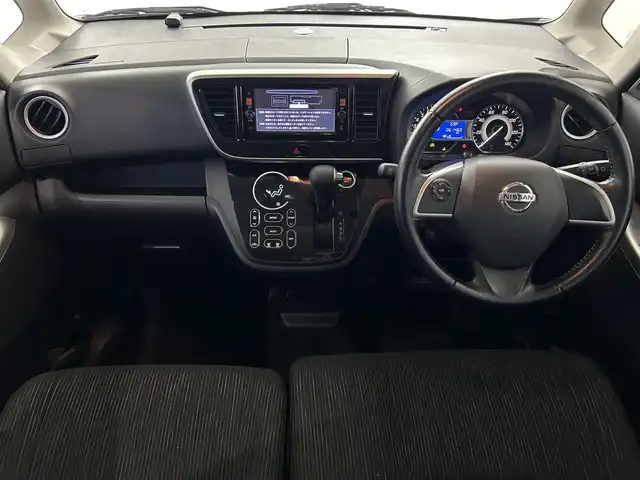 日産 デイズ ルークス ハイウェイスターターボ 大阪府 2016(平28)年 6.2万km プレミアムパープルP エマージェンシーブレーキ/純正ナビ/フルセグTV/アラウンドビューモニター/バックカメラ/両側パワースライドドア/HIDヘッドライト/AUTOライト/フォグランプ/純正１５インチアルミホイール/スマートキー/プッシュスタート/アイドリングストップ/シートバックテーブル/ETC/フロアマット