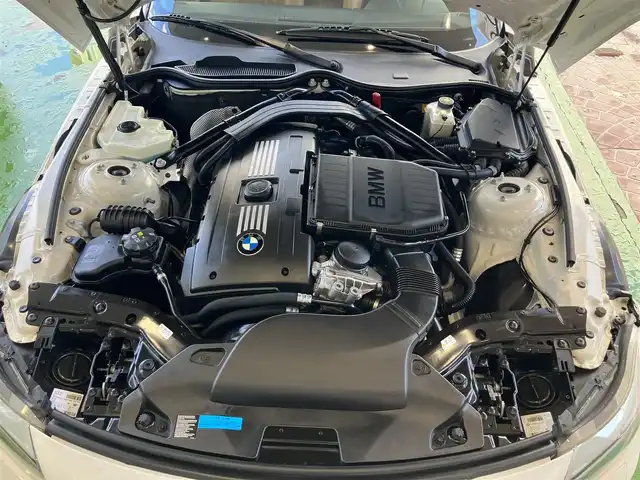ＢＭＷ Ｚ４ sDrive35is 神奈川県 2011(平23)年 7.2万km アルピンホワイトⅢ 新車時保証書/取扱説明書/シートヒーター/メモリー付きパワーシート/純正HDDナビ/クリアランスソナー/19インチアルミホイール/ブラウンレザーシート/ミラー内蔵ETC/プッシュスタート/ドライブレコーダー