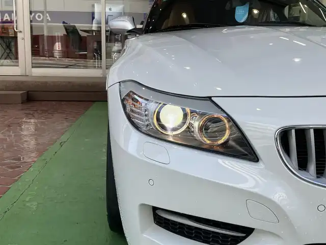 ＢＭＷ Ｚ４ sDrive35is 神奈川県 2011(平23)年 7.2万km アルピンホワイトⅢ 新車時保証書/取扱説明書/シートヒーター/メモリー付きパワーシート/純正HDDナビ/クリアランスソナー/19インチアルミホイール/ブラウンレザーシート/ミラー内蔵ETC/プッシュスタート/ドライブレコーダー