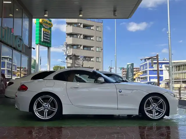 ＢＭＷ Ｚ４ sDrive35is 神奈川県 2011(平23)年 7.2万km アルピンホワイトⅢ 新車時保証書/取扱説明書/シートヒーター/メモリー付きパワーシート/純正HDDナビ/クリアランスソナー/19インチアルミホイール/ブラウンレザーシート/ミラー内蔵ETC/プッシュスタート/ドライブレコーダー