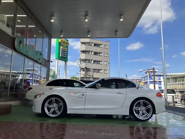 ＢＭＷ Ｚ４ sDrive35is 神奈川県 2011(平23)年 7.2万km アルピンホワイトⅢ 新車時保証書/取扱説明書/シートヒーター/メモリー付きパワーシート/純正HDDナビ/クリアランスソナー/19インチアルミホイール/ブラウンレザーシート/ミラー内蔵ETC/プッシュスタート/ドライブレコーダー