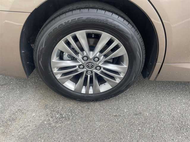 トヨタ アルファード Z 神奈川県 2025(令7)年 0.6万km ゴールド トヨタチームメイト/左右独立ムーンルーフ/ヘッドアップディスプレイ/プレシャスレオブロンド（車体カラー）/自動防眩インナーミラー/ヘッドアップディスプレイ/純13.2型フリップダウンモニター/純正14インチナビ/・Bluetooth/・フルセグTV/トヨタセーフティセンス/・プリクラッシュセーフティ/・レーダークルーズコントロール/・レーンディパーチャーアラート/・オートマチックハイビーム/・レーントレーシングアシスト/LEDヘッドライト/全方位カメラ/1列目、2列目シートヒーター/1列目、2列目シートベンチレーション/1列目、2列目パワーシート/両側パワースライドドア/電動リアゲート/ワイヤレス充電/デジタルミラー/ビルトインETC2.0/ABS/スマートキー×２/新車時手帳/取扱説明書