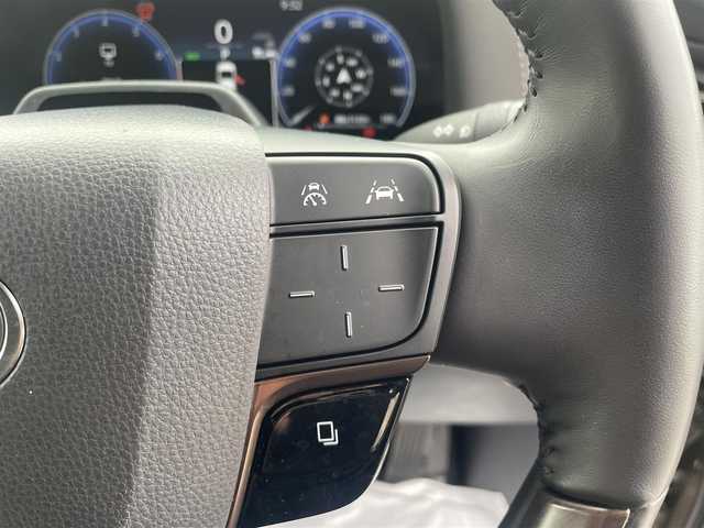 トヨタ アルファード Z 神奈川県 2025(令7)年 0.6万km ゴールド トヨタチームメイト/左右独立ムーンルーフ/ヘッドアップディスプレイ/プレシャスレオブロンド（車体カラー）/自動防眩インナーミラー/ヘッドアップディスプレイ/純13.2型フリップダウンモニター/純正14インチナビ/・Bluetooth/・フルセグTV/トヨタセーフティセンス/・プリクラッシュセーフティ/・レーダークルーズコントロール/・レーンディパーチャーアラート/・オートマチックハイビーム/・レーントレーシングアシスト/LEDヘッドライト/全方位カメラ/1列目、2列目シートヒーター/1列目、2列目シートベンチレーション/1列目、2列目パワーシート/両側パワースライドドア/電動リアゲート/ワイヤレス充電/デジタルミラー/ビルトインETC2.0/ABS/スマートキー×２/新車時手帳/取扱説明書