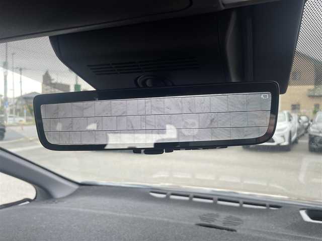 トヨタ アルファード Z 神奈川県 2025(令7)年 0.6万km ゴールド トヨタチームメイト/左右独立ムーンルーフ/ヘッドアップディスプレイ/プレシャスレオブロンド（車体カラー）/自動防眩インナーミラー/ヘッドアップディスプレイ/純13.2型フリップダウンモニター/純正14インチナビ/・Bluetooth/・フルセグTV/トヨタセーフティセンス/・プリクラッシュセーフティ/・レーダークルーズコントロール/・レーンディパーチャーアラート/・オートマチックハイビーム/・レーントレーシングアシスト/LEDヘッドライト/全方位カメラ/1列目、2列目シートヒーター/1列目、2列目シートベンチレーション/1列目、2列目パワーシート/両側パワースライドドア/電動リアゲート/ワイヤレス充電/デジタルミラー/ビルトインETC2.0/ABS/スマートキー×２/新車時手帳/取扱説明書