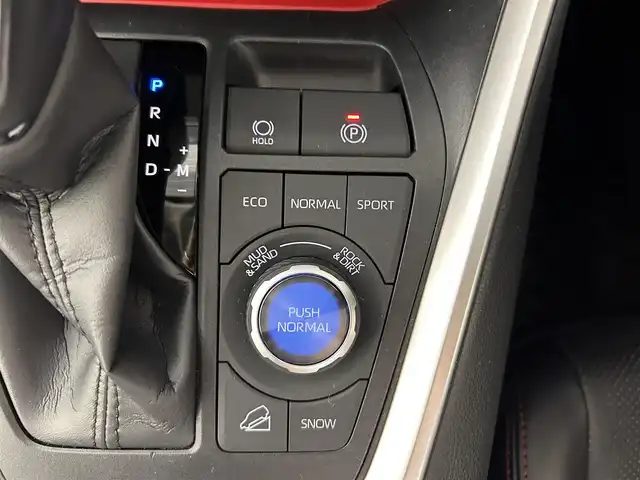 トヨタ ＲＡＶ４ アドベンチャー オフロードPKGⅡ 佐賀県 2023(令5)年 3.9万km アティチュードブラックマイカ 純正１０．５型ディスプレイオーディオ/（フルセグTV/AM/FM/Bluetooth/Miracast）/全方位モニター/衝突軽減システム/コーナーセンサー/レーンアシスト/追従型クルーズコントロール/パワーシート/シートメモリ/黒レザー調合皮シート/純正18インチアルミホイール/フロアマット/ＬＥＤヘッドライト/オートライト/オートマチックハイビーム/シートヒーター・エアシート/ハンドルヒーター/ビルトイン2.0ETC/ルーフレール/ダウンヒルアシストコントロール/盗難防止装置