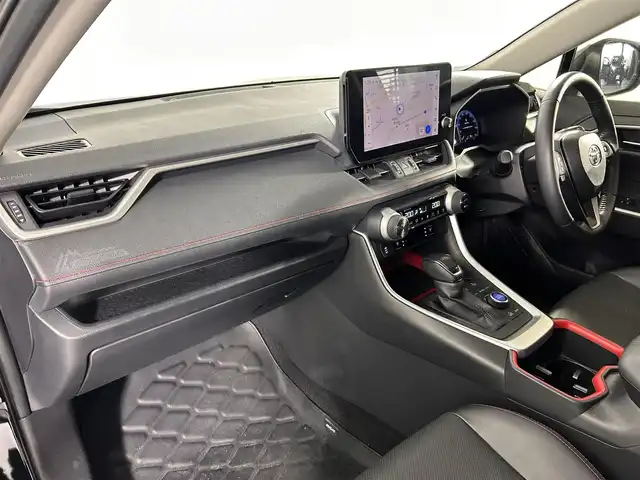 トヨタ ＲＡＶ４ アドベンチャー オフロードPKGⅡ 佐賀県 2023(令5)年 3.9万km アティチュードブラックマイカ 純正１０．５型ディスプレイオーディオ/（フルセグTV/AM/FM/Bluetooth/Miracast）/全方位モニター/衝突軽減システム/コーナーセンサー/レーンアシスト/追従型クルーズコントロール/パワーシート/シートメモリ/黒レザー調合皮シート/純正18インチアルミホイール/フロアマット/ＬＥＤヘッドライト/オートライト/オートマチックハイビーム/シートヒーター・エアシート/ハンドルヒーター/ビルトイン2.0ETC/ルーフレール/ダウンヒルアシストコントロール/盗難防止装置