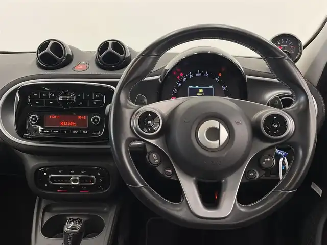 スマート ＭＣＣ スマート フォーフォー BRABUS エクスクルーシブ 岡山県 2017(平29)年 5.8万km クリスタルホワイト スマートラジオ/AM/FM/Bluetooth/USB/AUX/オートエアコン/オートワイパー/クルーズコントロール/ガラスルーフ/自動ブレーキ/レーンキープ/アイドリングストップ/PDC/ステアリングスイッチ/タコメーター/スポーツモード/アームレスト