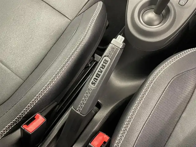 スマート ＭＣＣ スマート フォーフォー BRABUS エクスクルーシブ 岡山県 2017(平29)年 5.8万km クリスタルホワイト スマートラジオ/AM/FM/Bluetooth/USB/AUX/オートエアコン/オートワイパー/クルーズコントロール/ガラスルーフ/自動ブレーキ/レーンキープ/アイドリングストップ/PDC/ステアリングスイッチ/タコメーター/スポーツモード/アームレスト