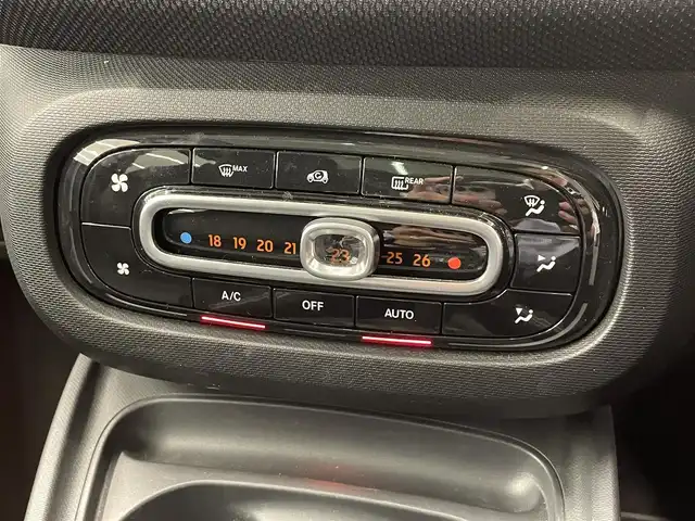 スマート ＭＣＣ スマート フォーフォー BRABUS エクスクルーシブ 岡山県 2017(平29)年 5.8万km クリスタルホワイト スマートラジオ/AM/FM/Bluetooth/USB/AUX/オートエアコン/オートワイパー/クルーズコントロール/ガラスルーフ/自動ブレーキ/レーンキープ/アイドリングストップ/PDC/ステアリングスイッチ/タコメーター/スポーツモード/アームレスト