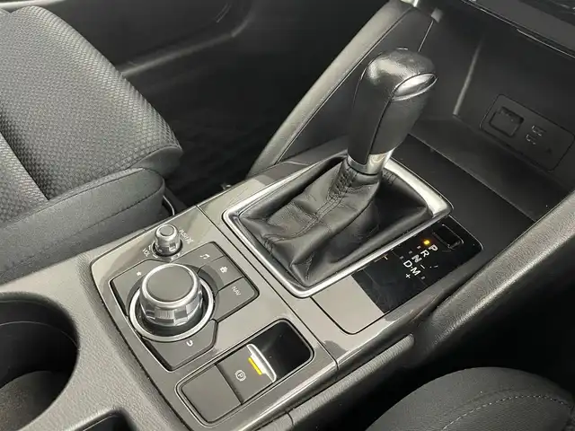 マツダ ＣＸ－５ XD プロアクティブ 道央・札幌 2015(平27)年 5.7万km ソウルレッドプレミアムメタリック ・４WD/・純正ナビ/・衝突軽減ブレーキ/・バックカメラ/・フルセグＴＶ＆ＢＴ＆ＣＤ＆ＤＶＤ/・横滑り防止機能/・レーンアシスト/・アダプティブクルーズコントロール/・電動パーキングブレーキ/・ブラインドスポットモニター/・ステアリングスイッチ/・純正アルミホイール/・純正フロアマット/・LEDヘッドライト/・フロントフォグランプ/・オートライト/・オートエアコン/・電動格納ウインカーミラー/・スマートキー＆プッシュスタート