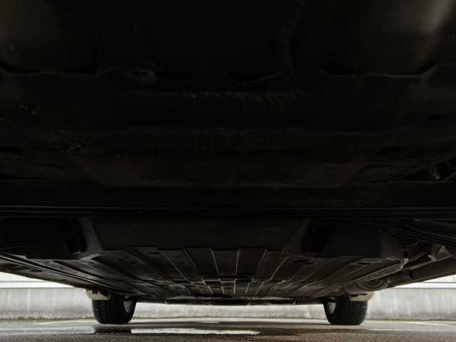 ホンダ フィット ハイブリット Fパッケージ 秋田県 2015(平27)年 8.1万km プレミアムホワイトパールⅡ ・ＥＴＣ/・純正ナビ/・Ｂｌｕｅｔｏｏｔｈ/・オートエアコン/・衝突軽減ブレーキ/・クルーズコントロール/・スマートキー/・スペアキー/・純正フロアマット