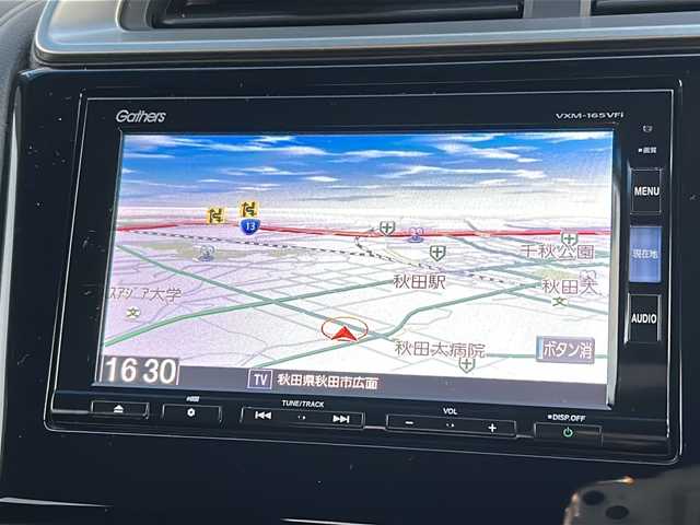 ホンダ フィット ハイブリット Fパッケージ 秋田県 2015(平27)年 8.1万km プレミアムホワイトパールⅡ ・ＥＴＣ/・純正ナビ/・Ｂｌｕｅｔｏｏｔｈ/・オートエアコン/・衝突軽減ブレーキ/・クルーズコントロール/・スマートキー/・スペアキー/・純正フロアマット