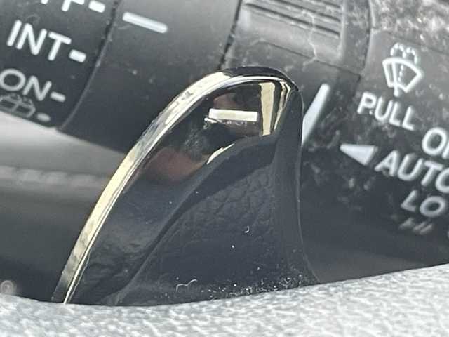 ホンダ ヴェゼル ハイブリッド Z 大阪府 2014(平26)年 13.1万km ホワイトオーキッドパール ”(株)IDOMが運営する【じしゃロン堺店】の自社ローン専用車両になります。/こちらは現金またはオートローンご利用時の価格です。自社ローンご希望の方は別途その旨お申付け下さい”