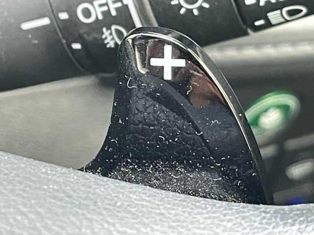 ホンダ ヴェゼル ハイブリッド Z 大阪府 2014(平26)年 13.1万km ホワイトオーキッドパール ”(株)IDOMが運営する【じしゃロン堺店】の自社ローン専用車両になります。/こちらは現金またはオートローンご利用時の価格です。自社ローンご希望の方は別途その旨お申付け下さい”