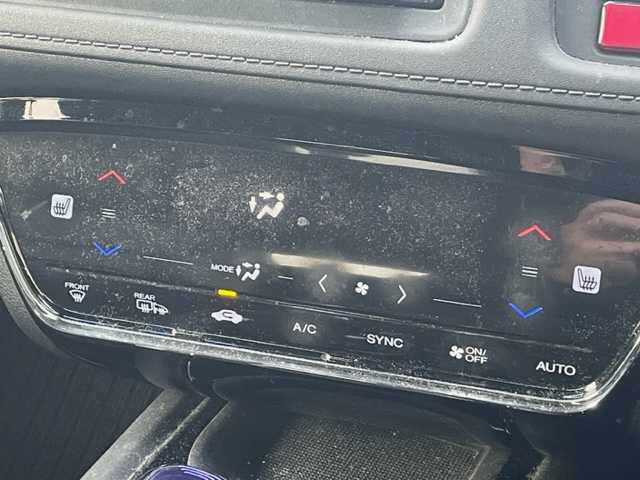 ホンダ ヴェゼル ハイブリッド Z 大阪府 2014(平26)年 13.1万km ホワイトオーキッドパール ”(株)IDOMが運営する【じしゃロン堺店】の自社ローン専用車両になります。/こちらは現金またはオートローンご利用時の価格です。自社ローンご希望の方は別途その旨お申付け下さい”