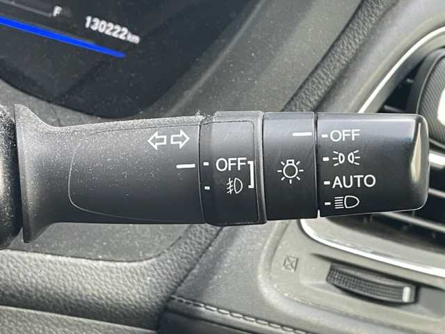 ホンダ ヴェゼル ハイブリッド Z 大阪府 2014(平26)年 13.1万km ホワイトオーキッドパール ”(株)IDOMが運営する【じしゃロン堺店】の自社ローン専用車両になります。/こちらは現金またはオートローンご利用時の価格です。自社ローンご希望の方は別途その旨お申付け下さい”