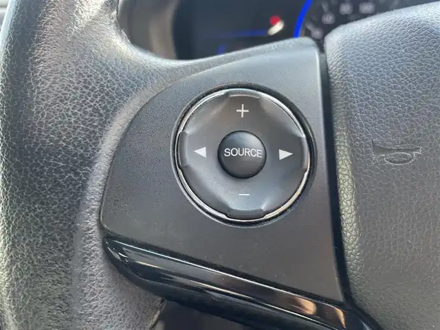 ホンダ ヴェゼル ハイブリッド Z 大阪府 2014(平26)年 13.1万km ホワイトオーキッドパール ”(株)IDOMが運営する【じしゃロン堺店】の自社ローン専用車両になります。/こちらは現金またはオートローンご利用時の価格です。自社ローンご希望の方は別途その旨お申付け下さい”