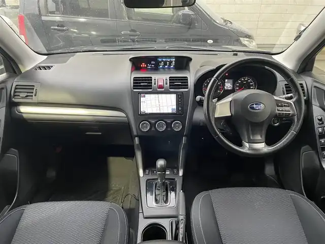 スバル フォレスター 2．0i－L アイサイト 道央・札幌 2013(平25)年 14.4万km ディープシーブルーパール ４WD/社外SDナビ（CN-S310WD）/AM／FM／CD／DVD／SD／USB／BT／フルセグTV/ETC/衝突被害軽減システム/クルーズコントロール/SI-DRIVE/X MODE/ダウンヒルアシスト/横滑り防止装置/パワーバックドア/アイドリングストップ/オートライト/ウインカーミラー/フォグランプ/ハーフレザーシート/D+N席シートヒーター/D+N席パワーシート/純正17インチAW冬タイヤ/積込夏タイヤ純正18インチAW(225／55／R18)/純正フロアマット/プッシュスタート/社外エンジンスターター/スマートキー/保証書/取扱説明書