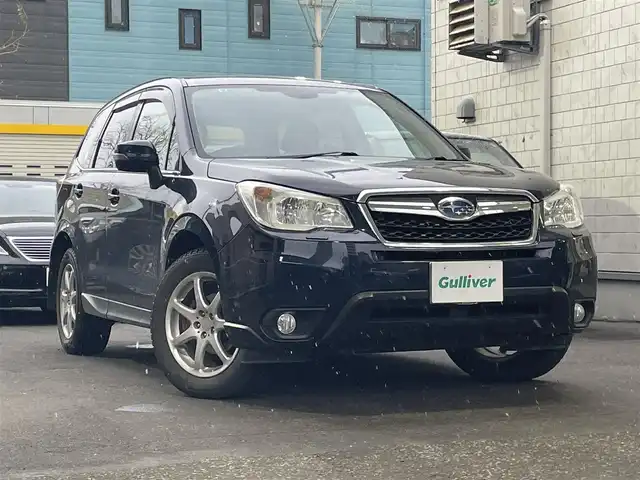スバル フォレスター 2．0i－L アイサイト 道央・札幌 2013(平25)年 14.4万km ディープシーブルーパール ４WD/社外SDナビ（CN-S310WD）/AM／FM／CD／DVD／SD／USB／BT／フルセグTV/ETC/衝突被害軽減システム/クルーズコントロール/SI-DRIVE/X MODE/ダウンヒルアシスト/横滑り防止装置/パワーバックドア/アイドリングストップ/オートライト/ウインカーミラー/フォグランプ/ハーフレザーシート/D+N席シートヒーター/D+N席パワーシート/純正17インチAW冬タイヤ/積込夏タイヤ純正18インチAW(225／55／R18)/純正フロアマット/プッシュスタート/社外エンジンスターター/スマートキー/保証書/取扱説明書